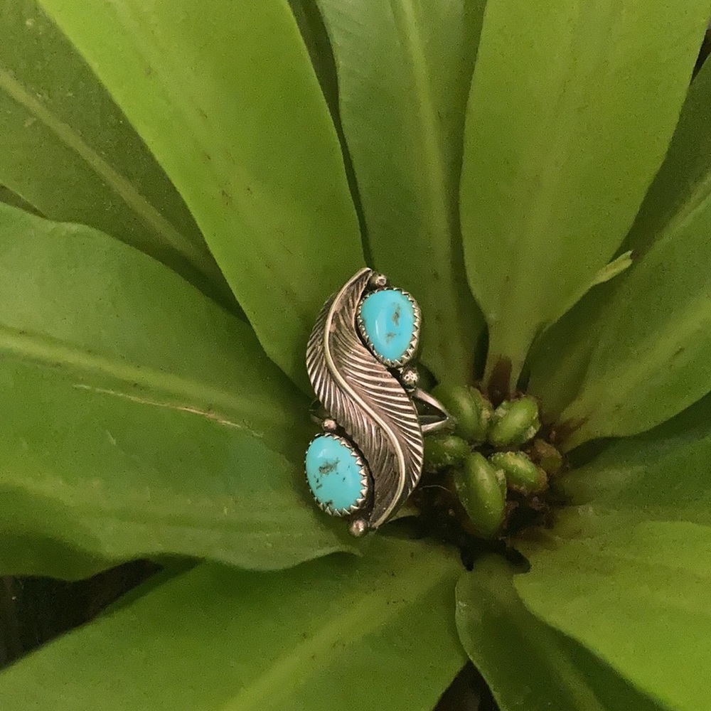 NATIVE AMERICAN • Genuine Turquoise and Sterling Silver Ring • 5.75
